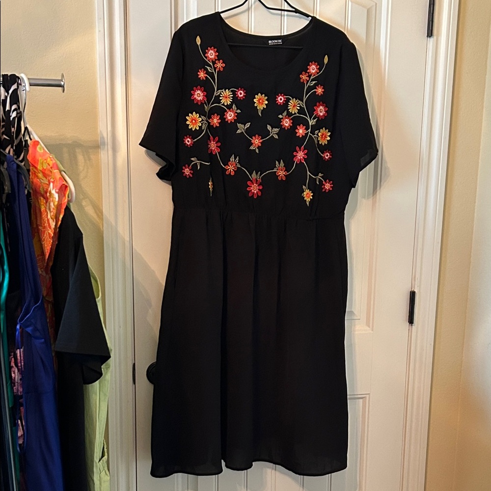 BloomChic Blk Midi Dress 18/20
